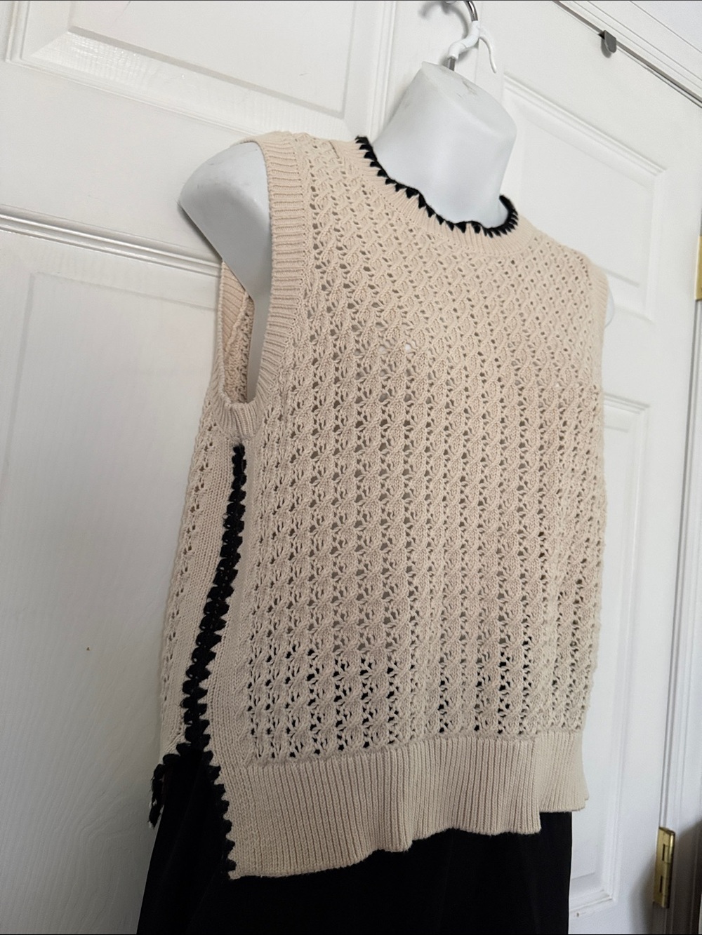 Varley Cream Knit Sleeveless Sweater Vest with Black Trim